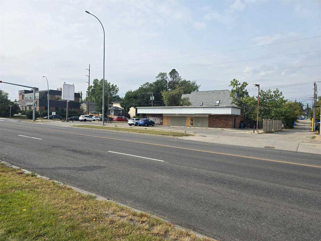 Fourth View of 2903 Centre Street NW, Tuxedo Park, Calgary, Alberta, T2E2V9