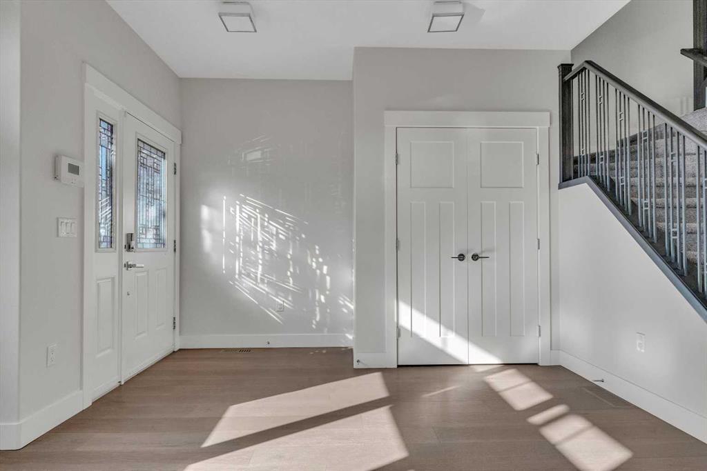 Fourth View of 1, 1936 26 Street SW, Killarney/Glengarry, Calgary, Alberta, T3E 1A1