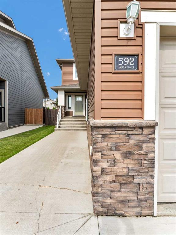 Fifth View of 592 Vista Drive SE, SE Southridge, Medicine Hat, Alberta, T1B0N1