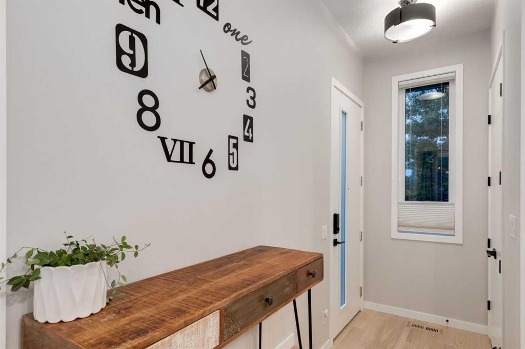 Fourth View of 1301 21 Avenue NW, Capitol Hill, Calgary, Alberta, T2M1L5
