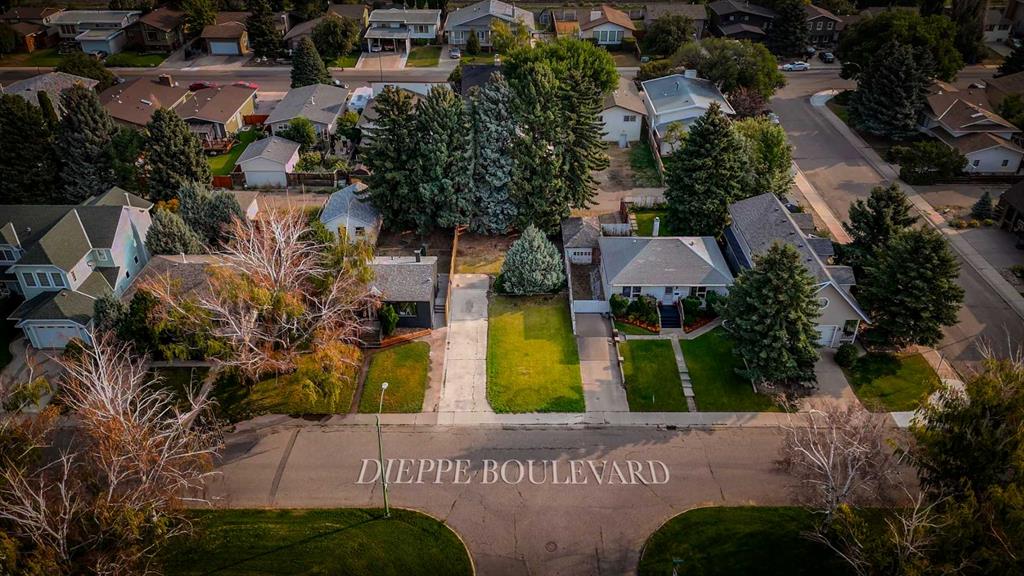 Third View of 439 Dieppe Boulevard S, Glendale, Lethbridge, Alberta, T1J 3X3