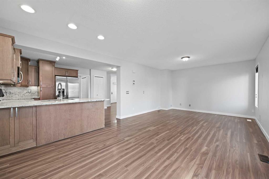 Fifth View of 236 Mt Apex Green SE, McKenzie Lake, Calgary, Alberta, T2Z 3B9
