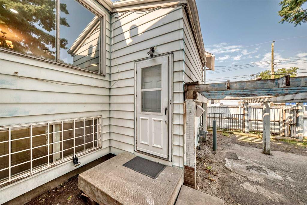 Fourth View of 1201 53B Street SE, Penbrooke Meadows, Calgary, Alberta, T2A1W1