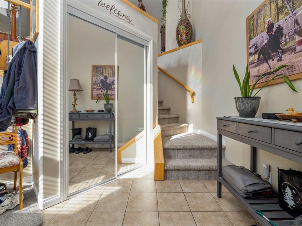 Fifth View of 279 Squamish Court W, Indian Battle Heights, Lethbridge, Alberta, T1K7Y9
