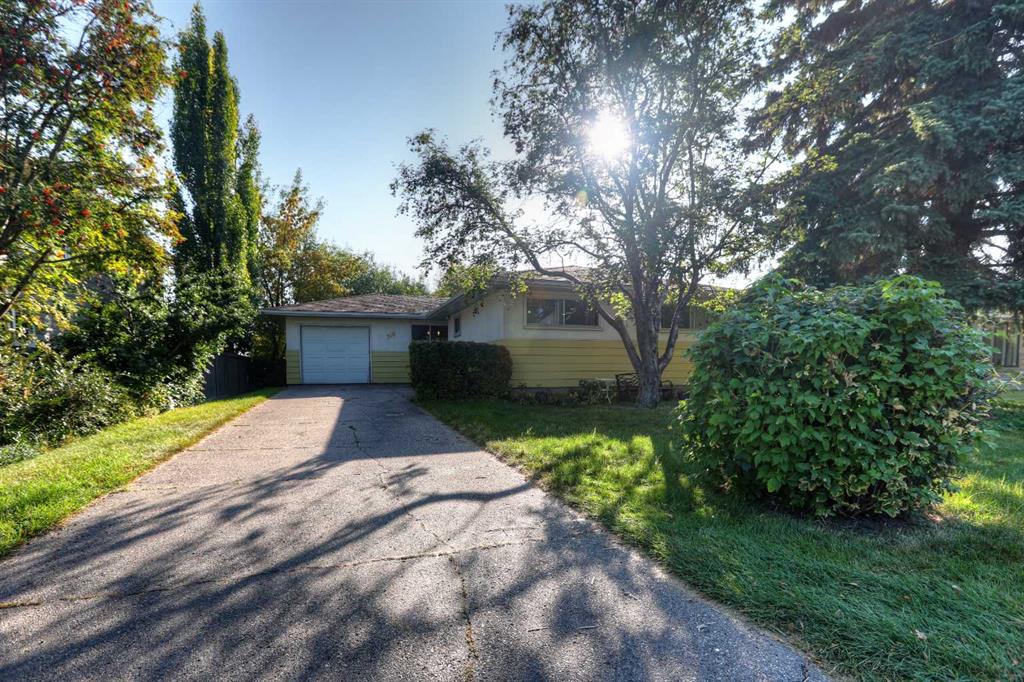 MLS® listing #105643460 for sale located at 146 Wedgewood Drive SW