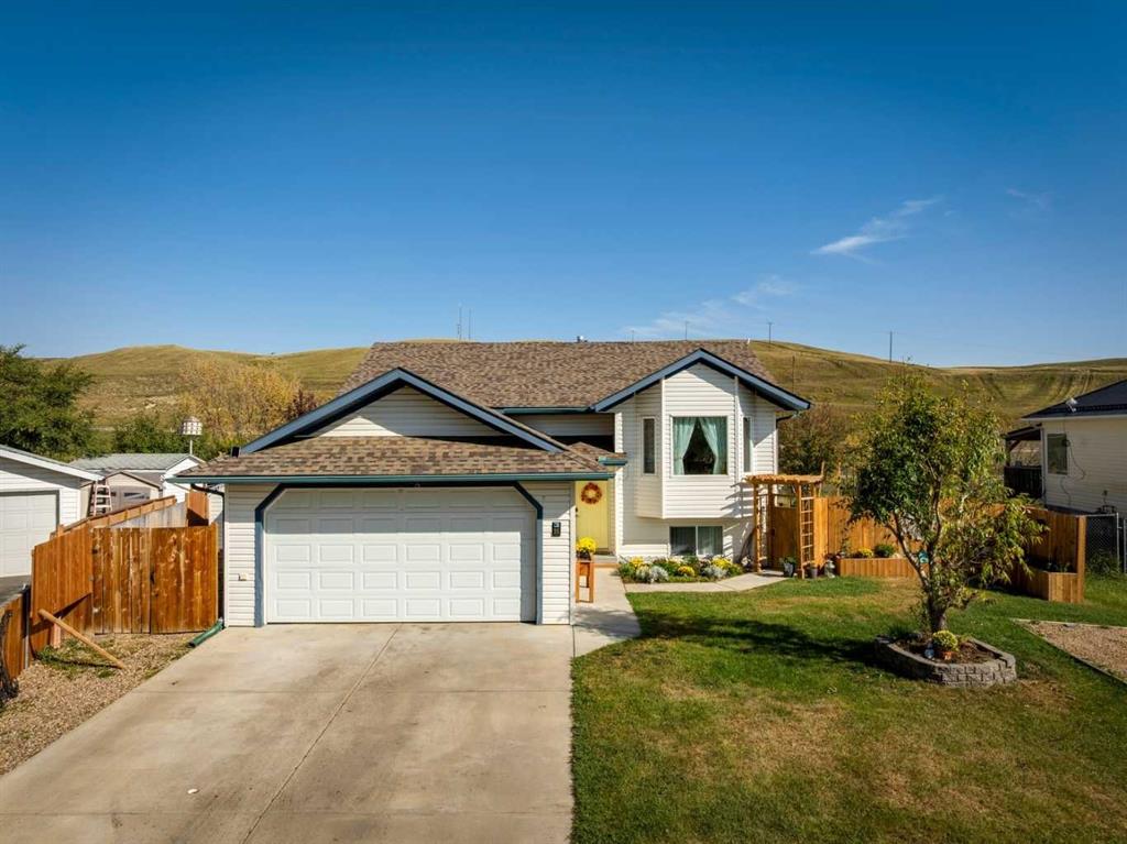 18 Cambridge Drive , A2257816, Alberta,