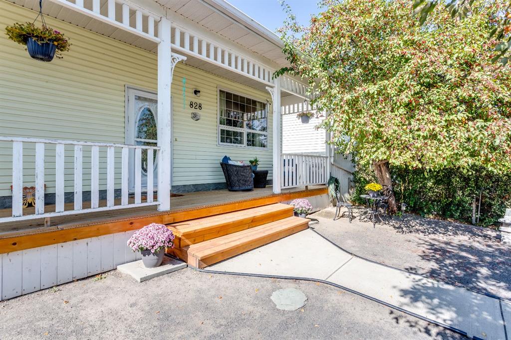 828 Pioneer Drive , A2257856, Alberta,