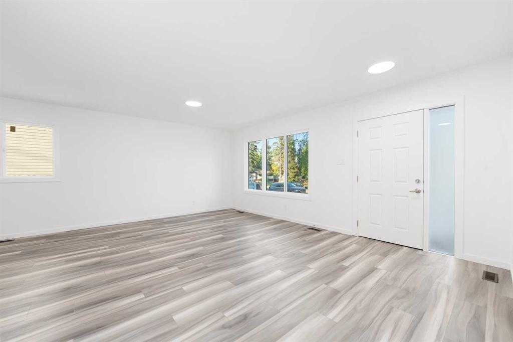 Third View of 28 Henefer Road SW, Haysboro, Calgary, Alberta, T2V 3B4