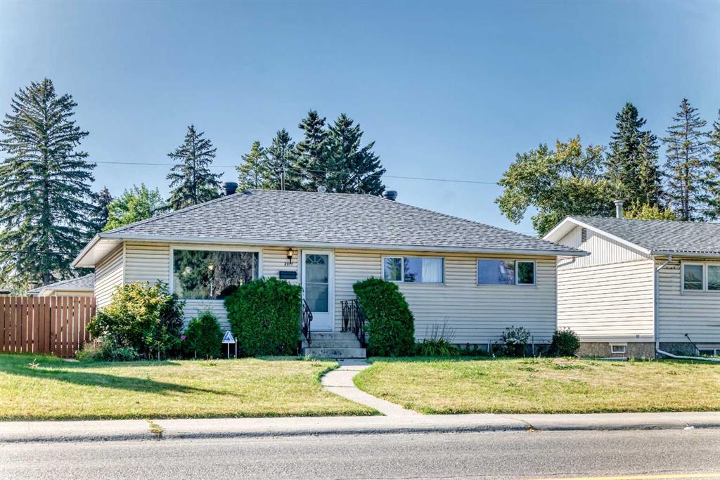 2017 44 Street SE, A2257891, Alberta,