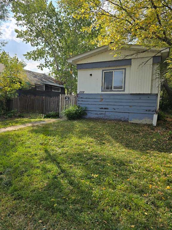 213 Clarke Street , A2257916, Alberta,