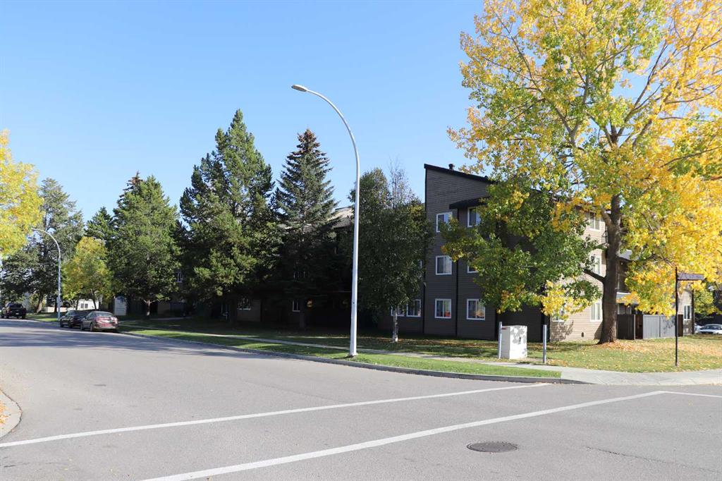 201A, 5611 10 Avenue  , A2257984, Alberta,