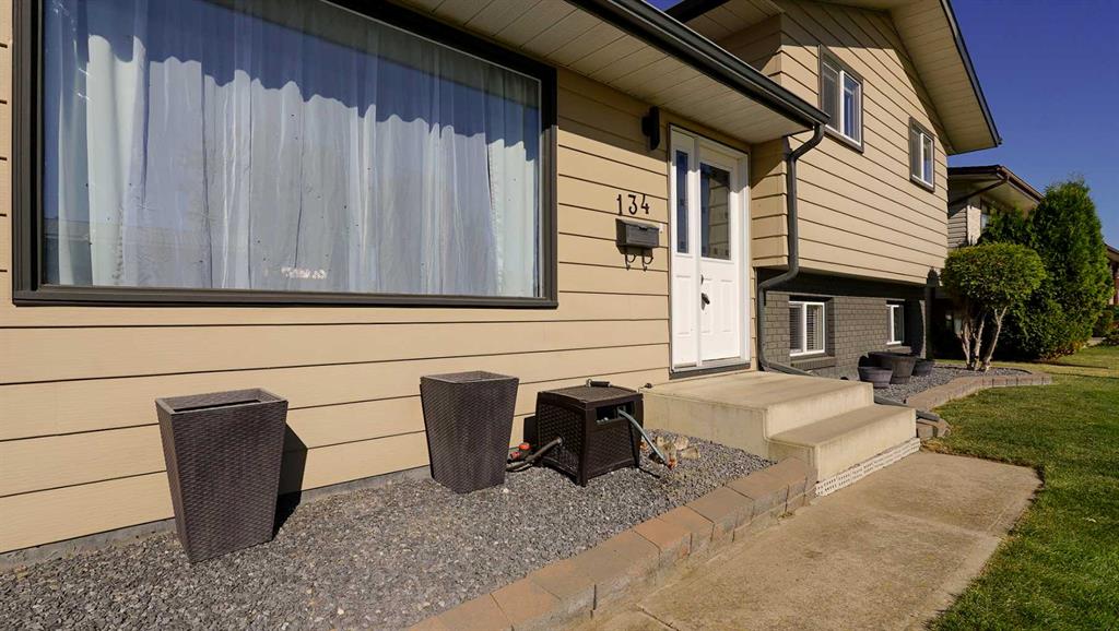 Fourth View of 134 Shields Crescent SE, SE Southridge, Medicine Hat, Alberta, T1B 2K1