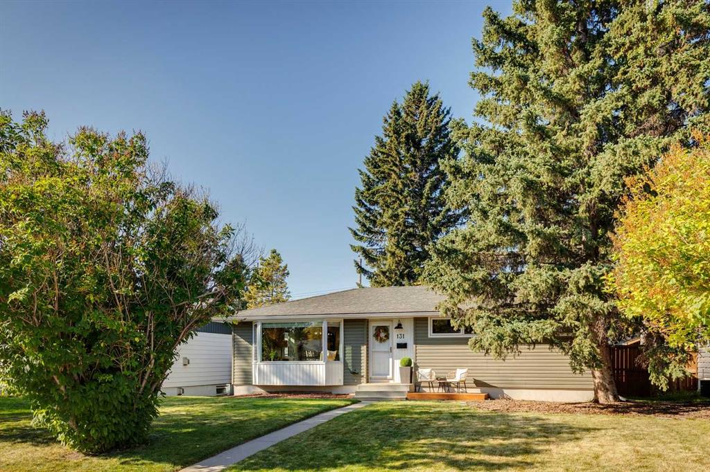 Second View of 131 Gloucester Crescent SW, Glamorgan, Calgary, Alberta, T3E 4V4