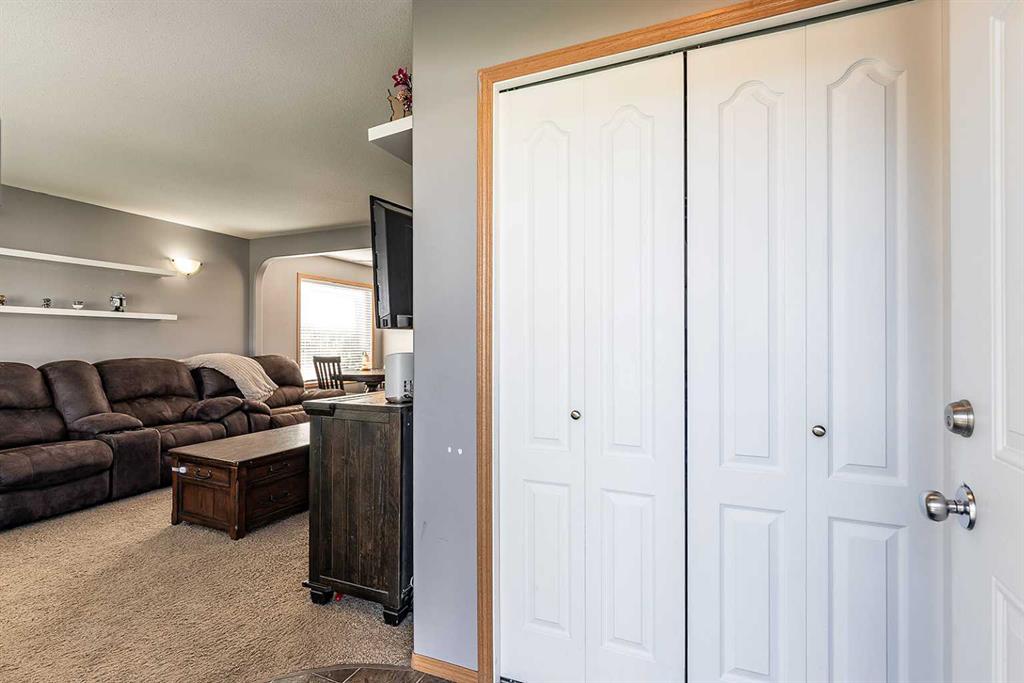 Fifth View of 1, 115 3 Street NE, NONE, Redcliff, Alberta, T0J 2P0
