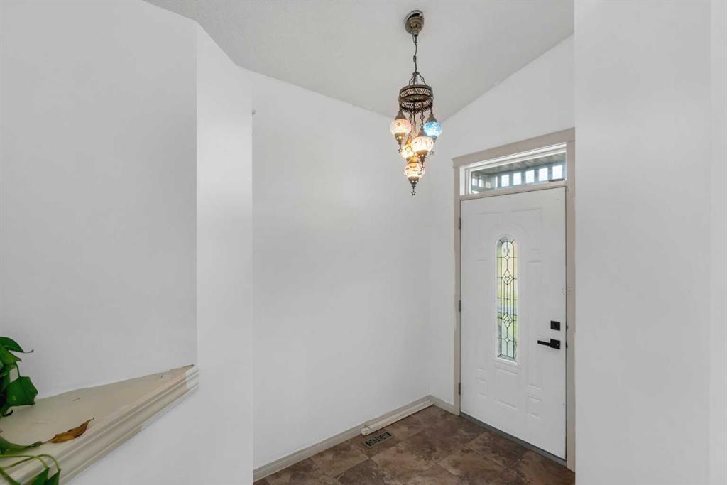 Fourth View of 556 Prestwick Circle SE, McKenzie Towne, Calgary, Alberta, T2Z 4P7