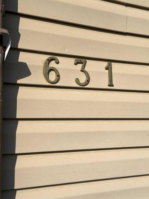 631 6 Street N, A2258403, Alberta,