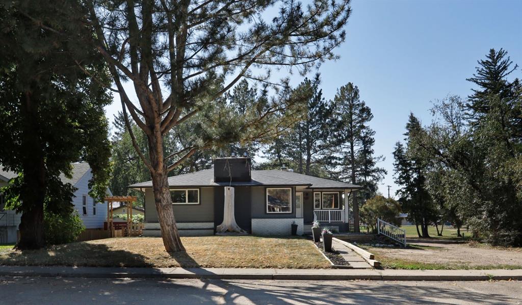 535 2A Avenue W, A2258460, Alberta,