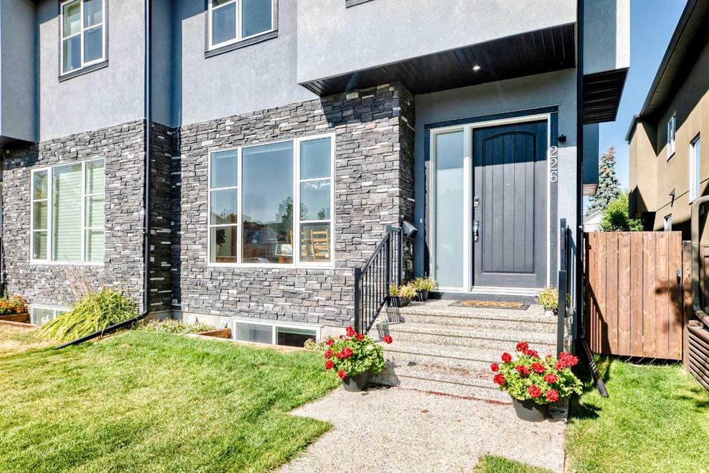 Fourth View of 226 21 Avenue NE, Tuxedo Park, Calgary, Alberta, T2E 1S4