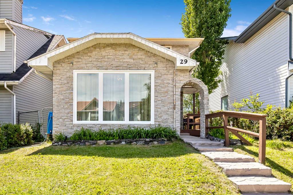 29 Woodglen Crescent SW, A2258605, Alberta,