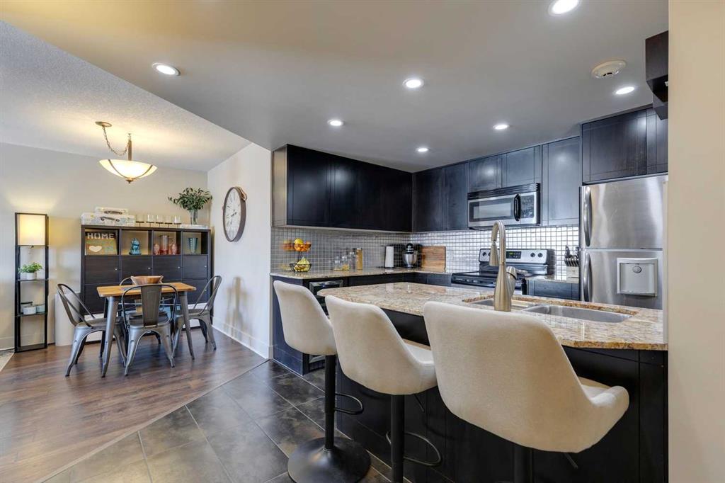 Fifth View of 704, 812 14 Avenue SW, Beltline, Calgary, Alberta, T2R0N6