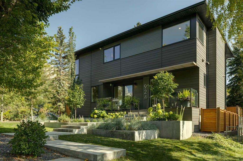 924 36 Street NW, A2258675, Alberta,