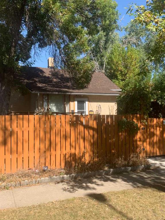 1411 3 Avenue N, A2258704, Alberta,