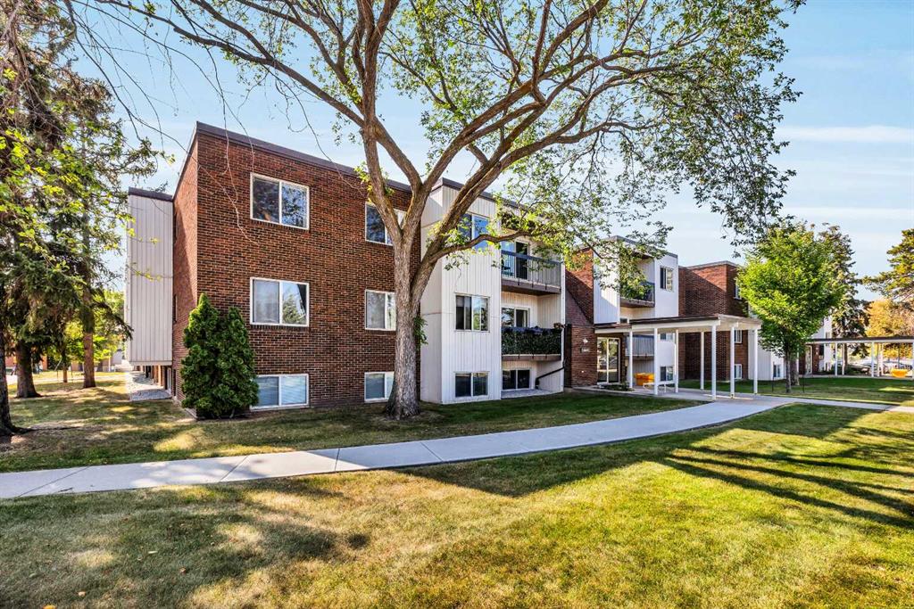 Third View of 303, 11445 41 Avenue NW, Royal Gardens_EDMO, Edmonton, Alberta, T6J 0T9