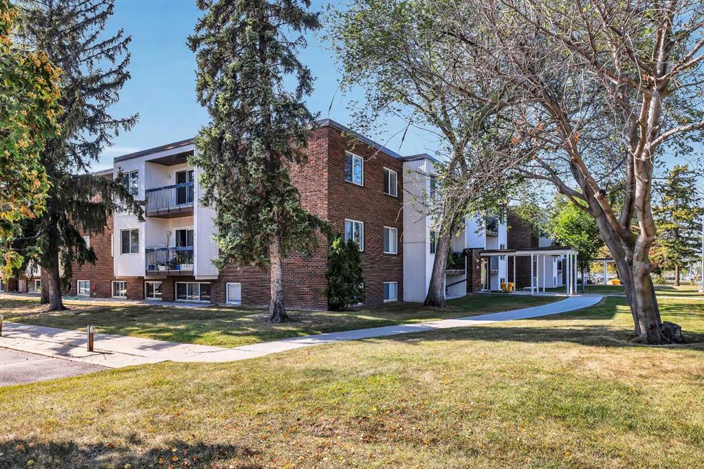 Fourth View of 303, 11445 41 Avenue NW, Royal Gardens_EDMO, Edmonton, Alberta, T6J 0T9