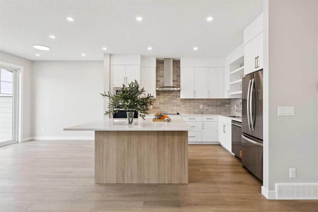 Fourth View of 215 Greenwich Drive NW, Greenwood/Greenbriar, Calgary, Alberta, T3B6N9