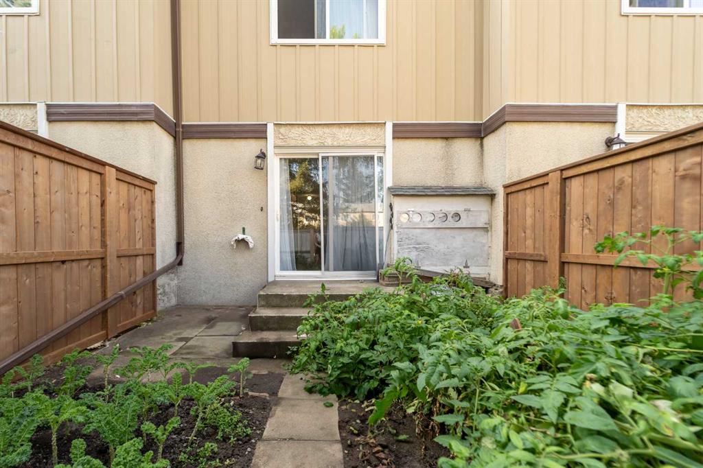 Fifth View of 3, 2302 23 Street N, Winston Churchill, Lethbridge, Alberta, T1H 4R7