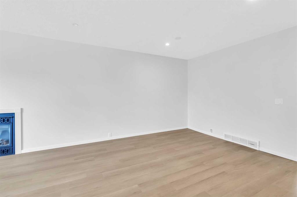 Fourth View of 968 Bracewood Rise SW, Braeside, Calgary, Alberta, T2W 3C9