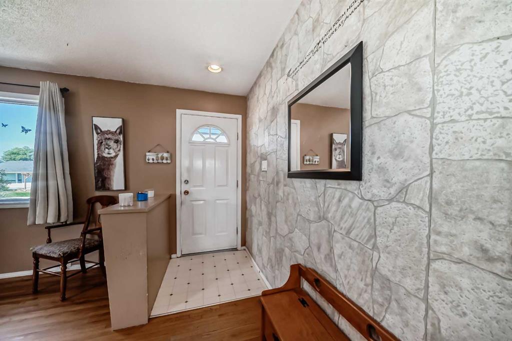 Fifth View of 2107 Munro Drive NE, Mayland Heights, Calgary, Alberta, T2E 5Y7