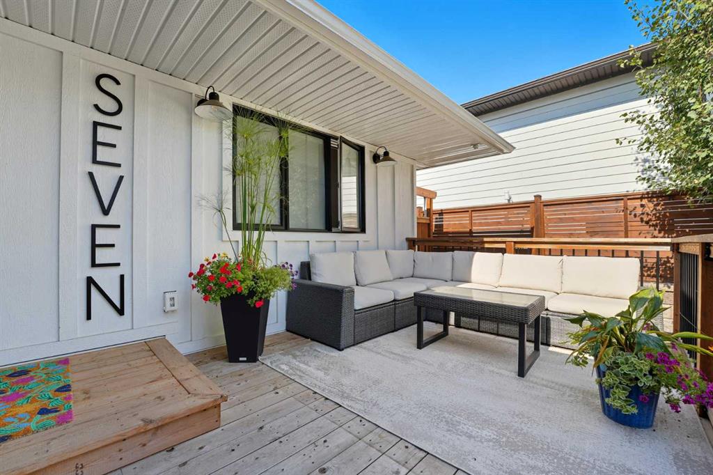 Third View of 7 Roselake Street NW, Rosemont, Calgary, Alberta, T2K 1L1