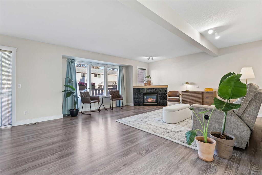 Fifth View of 392 Killarney Glen Court SW, Killarney/Glengarry, Calgary, Alberta, T3E 7H4