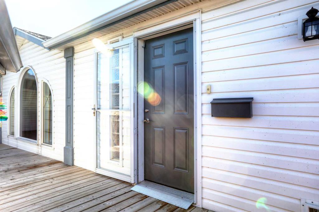 Fourth View of 18 Doubletree Way , Ranch Estates, Strathmore, Alberta, T1P 1M8
