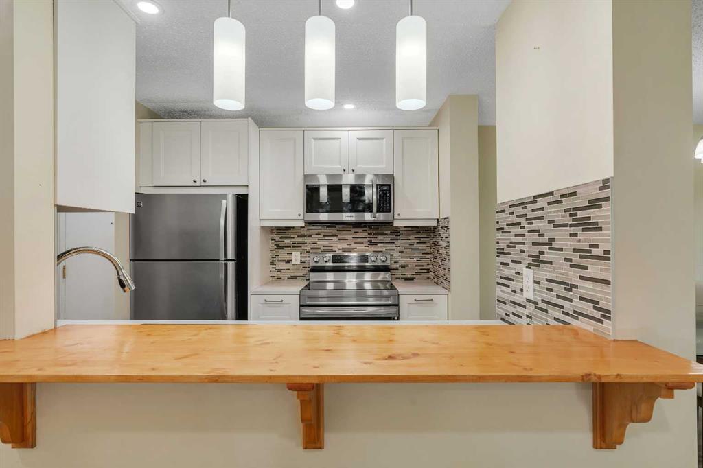 Fifth View of 104, 11 Dover Point SE, Dover, Calgary, Alberta, T2B 3J8