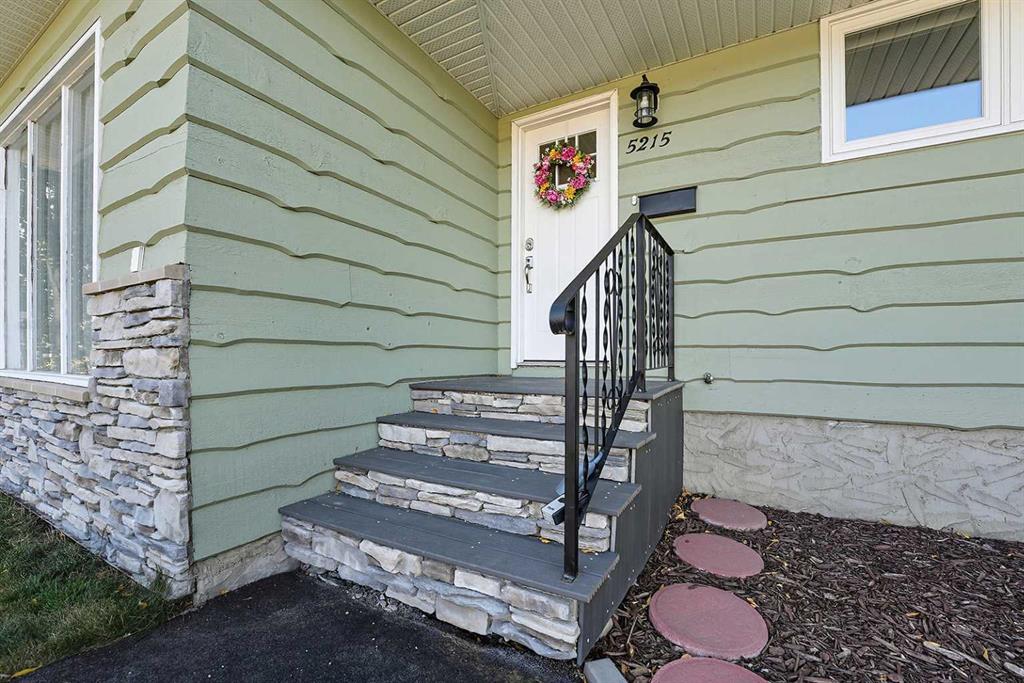 Fourth View of 5215 38 StreetCrescent , Southwest Innisfail, Innisfail, Alberta, T4G 1G8