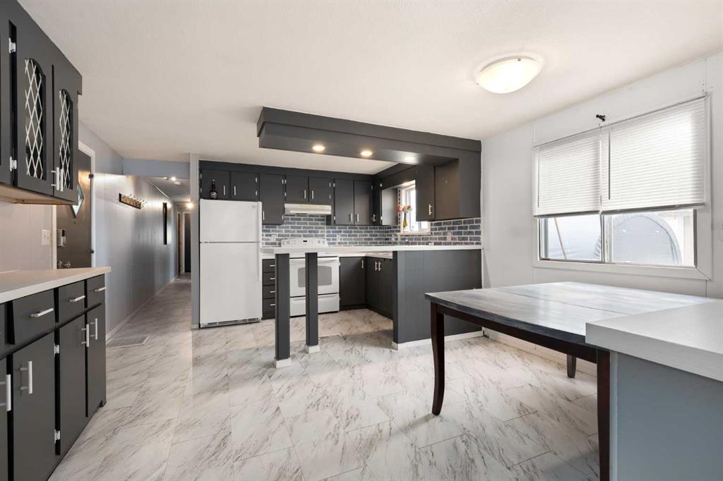 Fourth View of 219 Fairchild Street SW, NONE, Medicine Hat, Alberta, T1A 7Z6