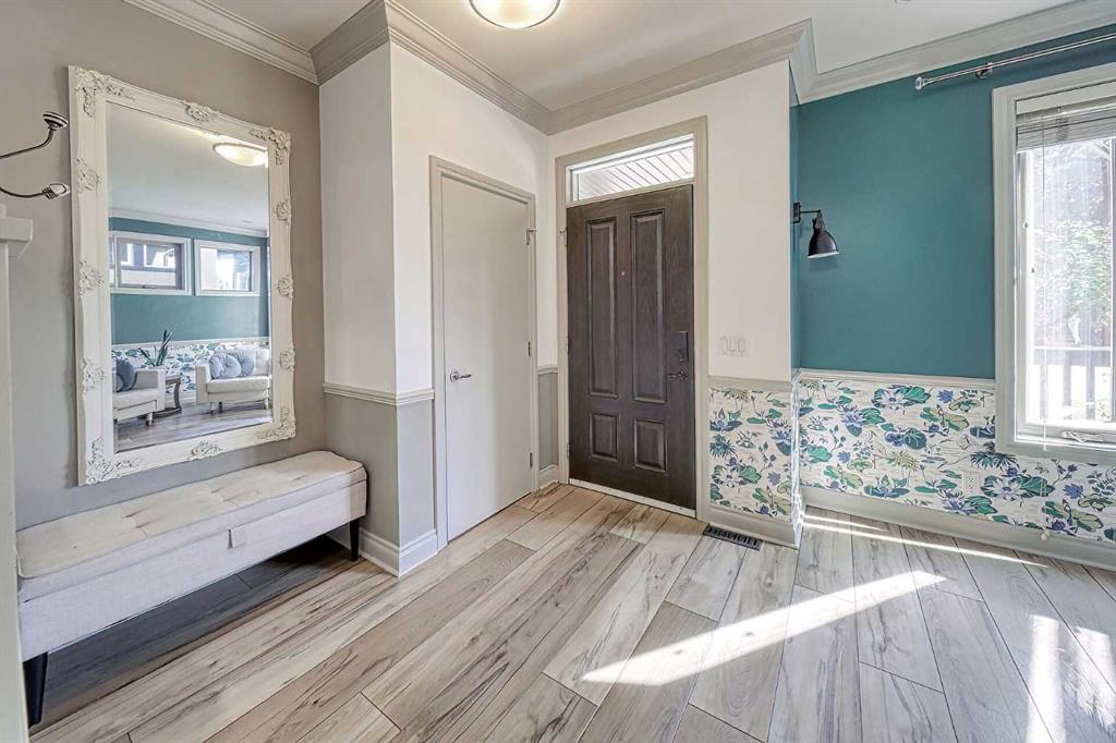 Third View of 1431 40 Street SW, Rosscarrock, Calgary, Alberta, T3C 1W8
