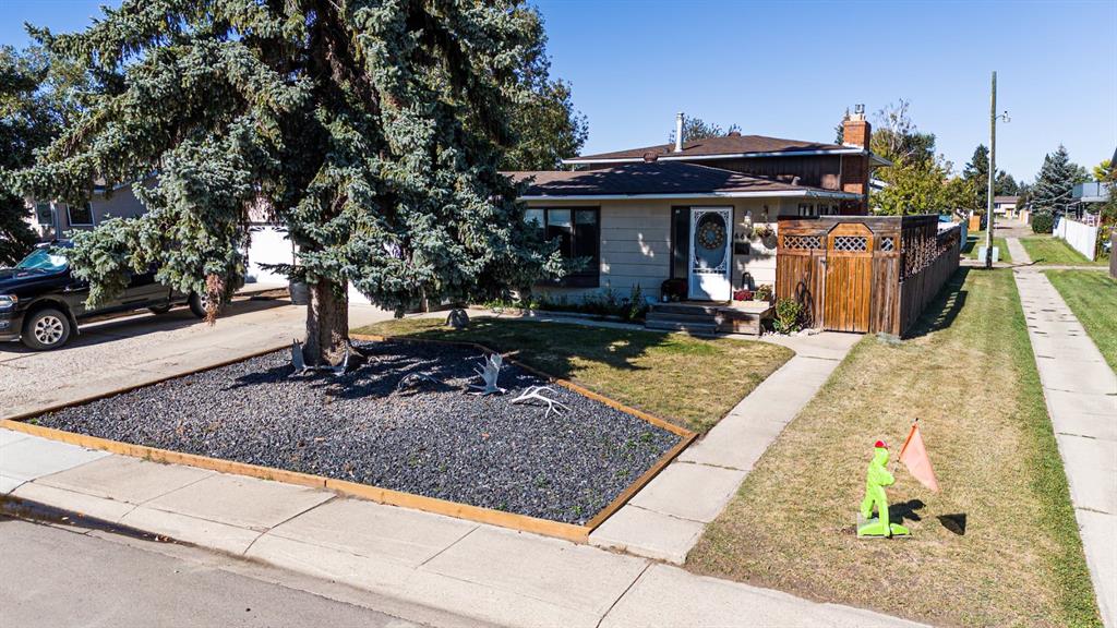 664 49 Avenue W, A2259719, Alberta,