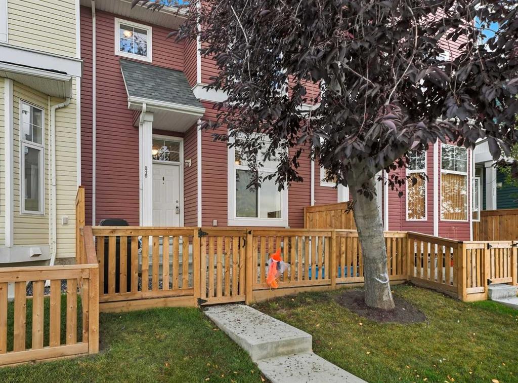 215 Mckenzie Towne Gate SE, A2259893, Alberta,