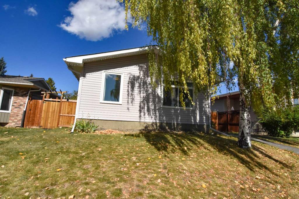 Main View of 112 Woodvale Road SW, Woodlands, Calgary, Alberta, T2W 3M8