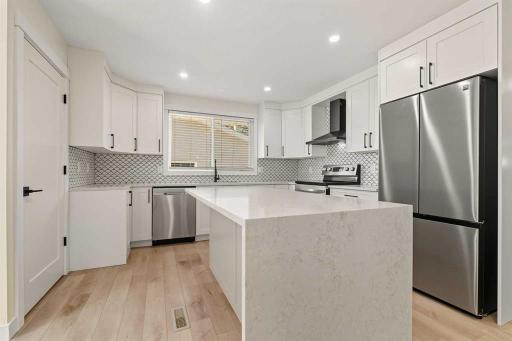 Fourth View of 972 Bracewood Rise SW, Braeside, Calgary, Alberta, T2W 3C9