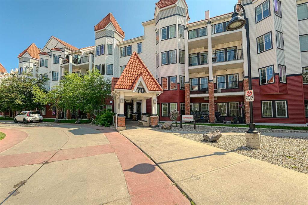 403, 70 Royal Oak Plaza NW, A2260257, Alberta,