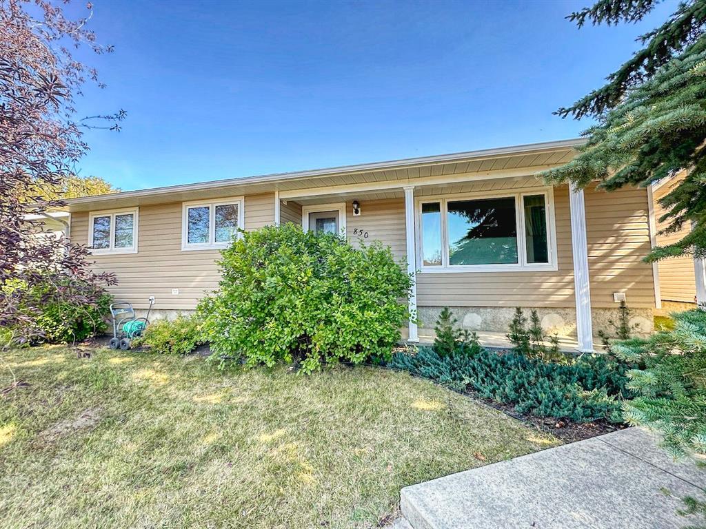 850 3rd Avenue E, A2260449, Alberta,