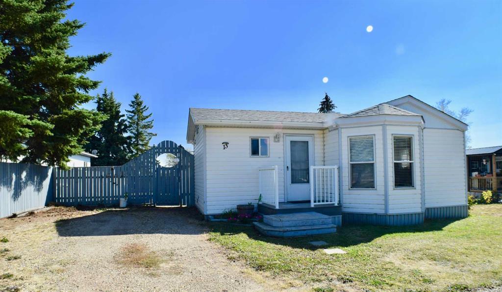 Fourth View of 13 East Loop  , NONE, Joffre, Alberta, T4L 2N2