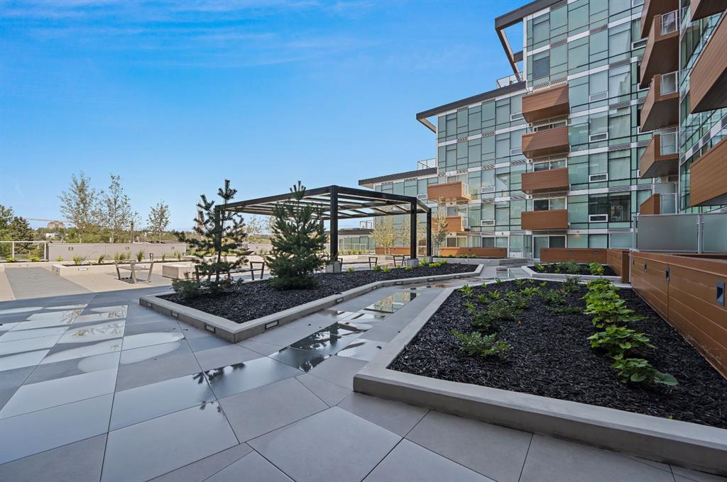 Third View of 841, 110 18A Street NW, West Hillhurst, Calgary, Alberta, T2N 5G5