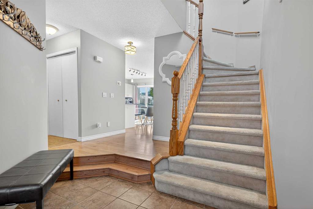 Fifth View of 162 Mt Apex Crescent SE, McKenzie Lake, Calgary, Alberta, T2Z 3C1