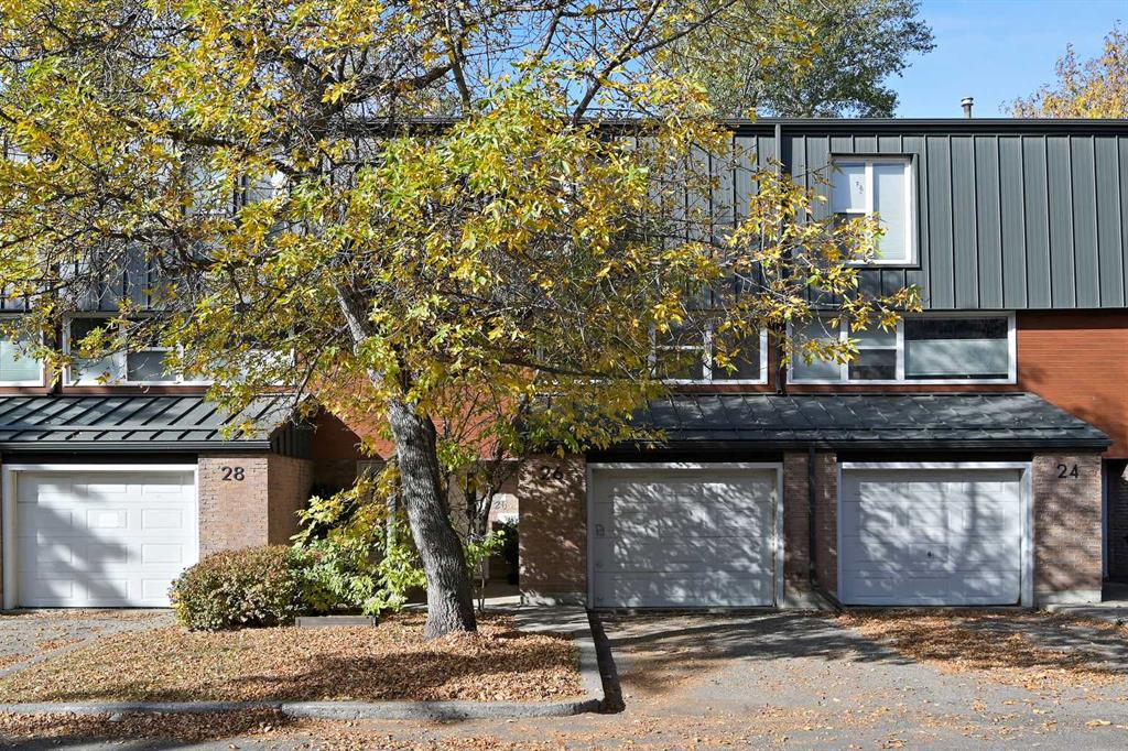 26 Brae Glen Court SW, A2260758, Alberta,