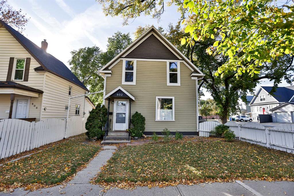 802 7 Street S, A2260777, Alberta,